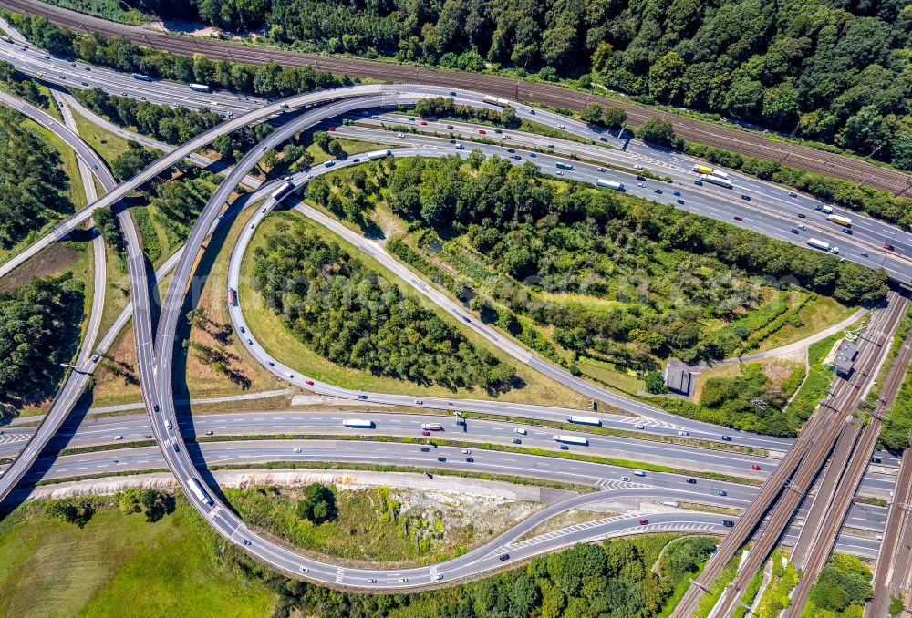 Aerial image Duisburg - Traffic flow at the intersection- motorway A 40 to the A3 in Duisburg in the state North Rhine-Westphalia, Germany