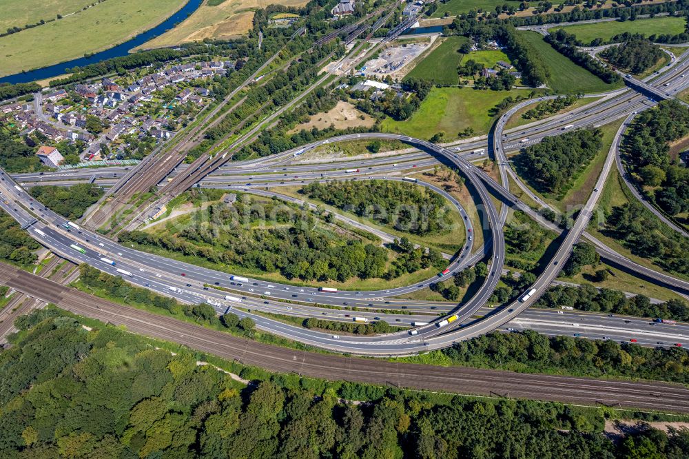 Aerial photograph Duisburg - Traffic flow at the intersection- motorway A 40 to the A3 in Duisburg in the state North Rhine-Westphalia, Germany