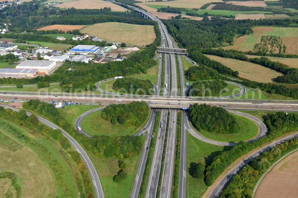 Aerial photograph Bassenheim - Traffic flow at the intersection- motorway A 48 to the A61 Kreuz Koblenz in Bassenheim in the state Rhineland-Palatinate, Germany