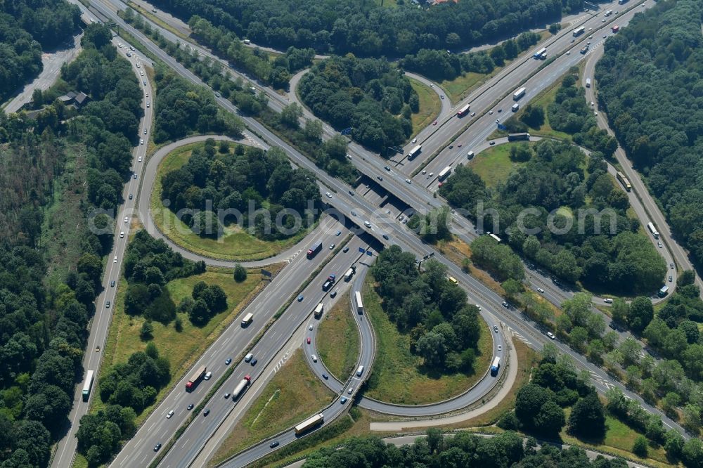 Köln from above - Traffic flow at the intersection- motorway Cologne South A 555 - A4 in the district Rodenkirchen in Cologne in the state North Rhine-Westphalia, Germany