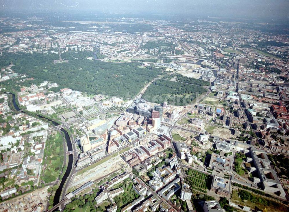 Aerial photograph Berlin - Tiergarten - Verkehrsführung der DB / S-Bahn am Potsdamer Platz.