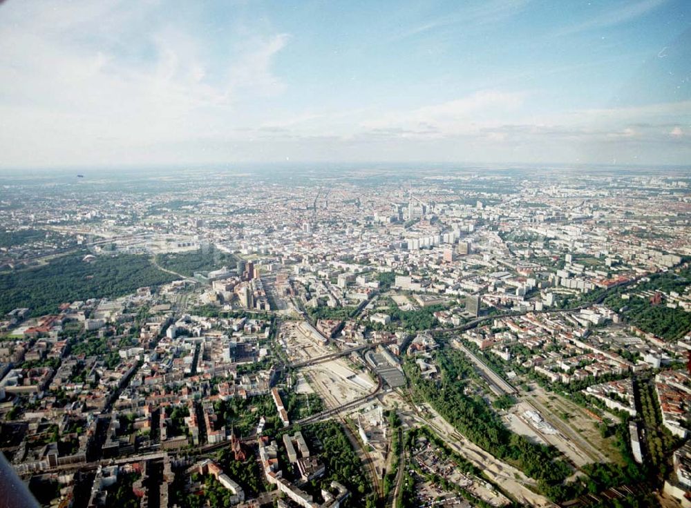 Berlin - Tiergarten from above - Verkehrsführung und Baustellenfläche der DB / S-Bahn am Gleisdreieck zum Potsdamer Platz.