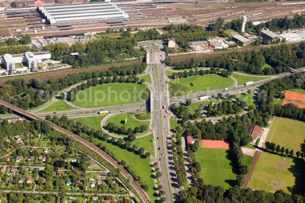 Karlsruhe from above - Traffic flow at the intersection- motorway Suedtangente to A5 Karlsruhe Ettlingen vor dem Edeltrudtunnel in Karlsruhe in the state Baden-Wuerttemberg