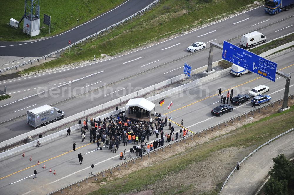 Aerial image Eisenach - Blick auf die Verkehrsfreigabe der sechsstreifig, neugebauten Umfahrung der Hörselberge im Zuge der A 4 Verlegung. Der Ausbau der A 4 konnte als erstes von vier ÖPP-Pilotprojekten durch eine ARGE um die EUROVIA VBU fertig gestellt werden.