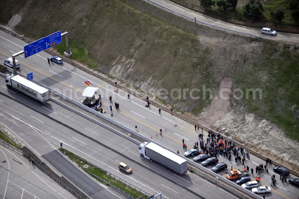 Aerial photograph EISENACH - Blick auf die Verkehrsfreigabe der sechsstreifig, neugebauten Umfahrung der Hörselberge im Zuge der A 4 Verlegung. Der Ausbau der A 4 konnte als erstes von vier ÖPP-Pilotprojekten durch eine ARGE um die EUROVIA VBU fertig gestellt werden. DEGES