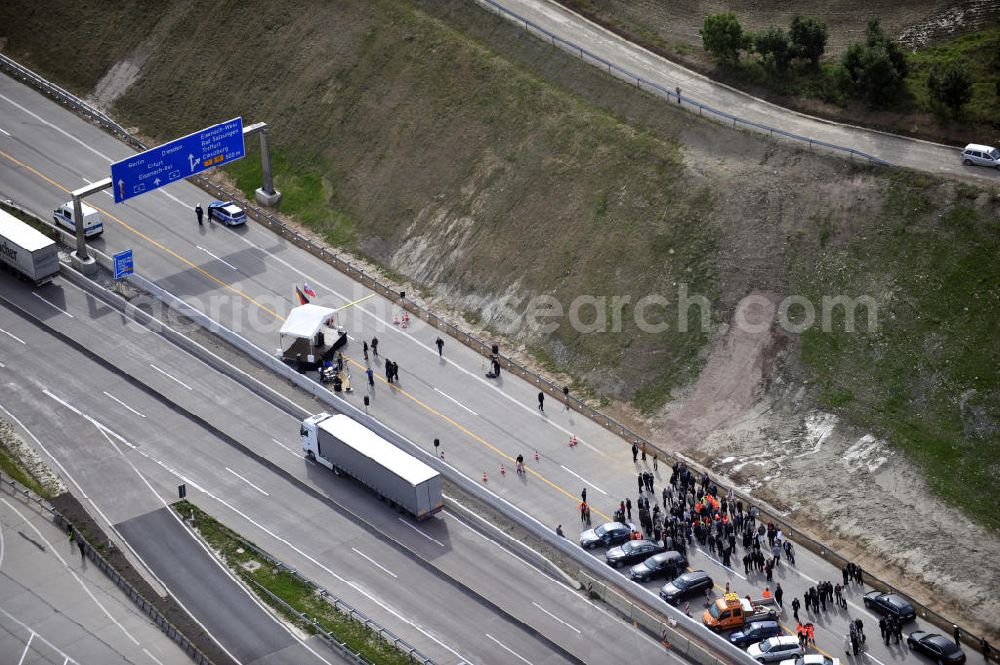 EISENACH from the bird's eye view: Blick auf die Verkehrsfreigabe der sechsstreifig, neugebauten Umfahrung der Hörselberge im Zuge der A 4 Verlegung. Der Ausbau der A 4 konnte als erstes von vier ÖPP-Pilotprojekten durch eine ARGE um die EUROVIA VBU fertig gestellt werden. DEGES