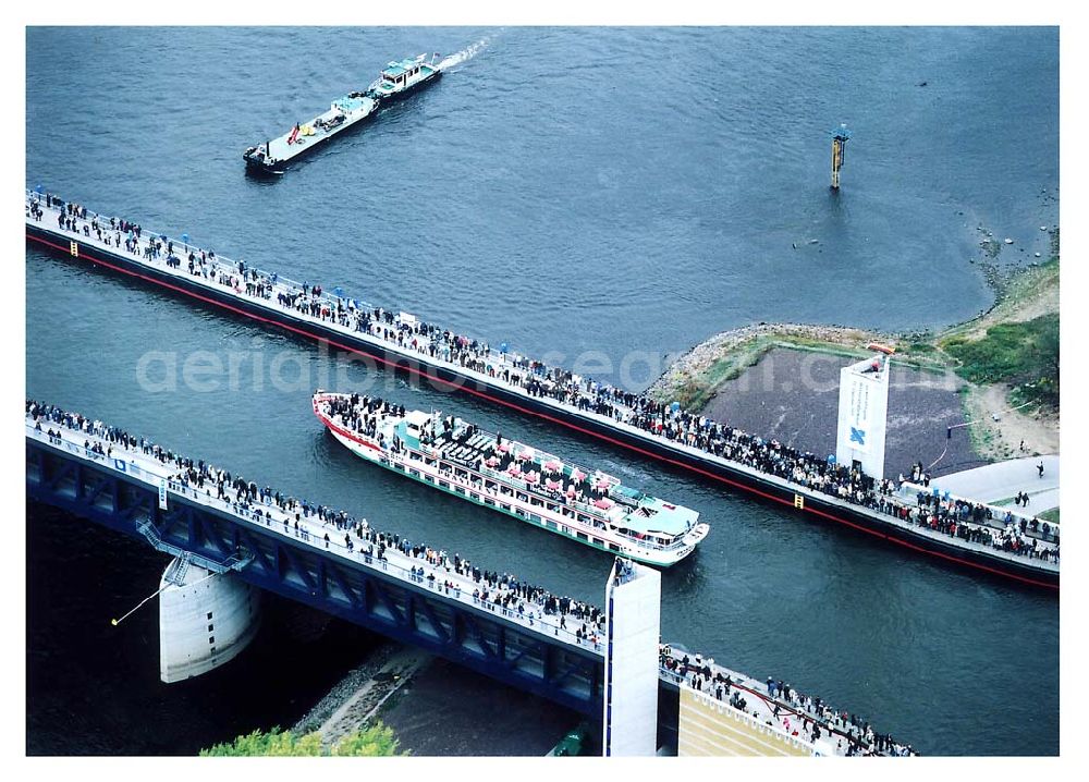 Hohenwarthe / Sachsen-Anhalt from above - Verkehrsfreigabe des Wasserstraßenkreuzes Magdeburg entlang der Kanalbrücke vom Mittellandkanal zum Elbe-Havel-Kanal über die Elbe bei Hohenwarthe in Sachsen-Anhalt.