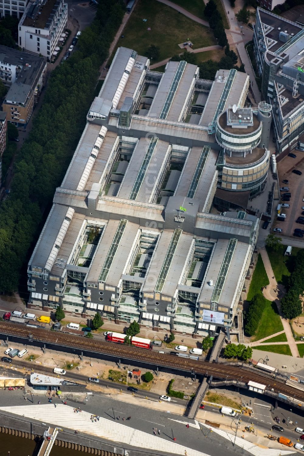 Aerial image Hamburg - Main building of publisher Gruner + Jahr in the district Neustadt in Hamburg