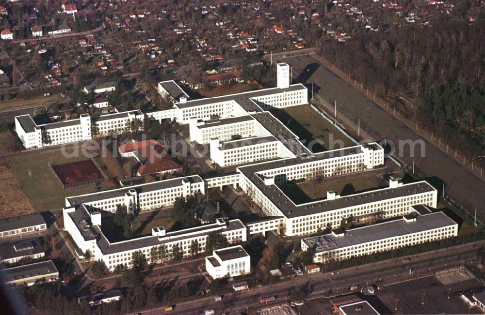 Berlin - Steglitz from above - Verlassene ehemalige US-Kaserne in Steglitz