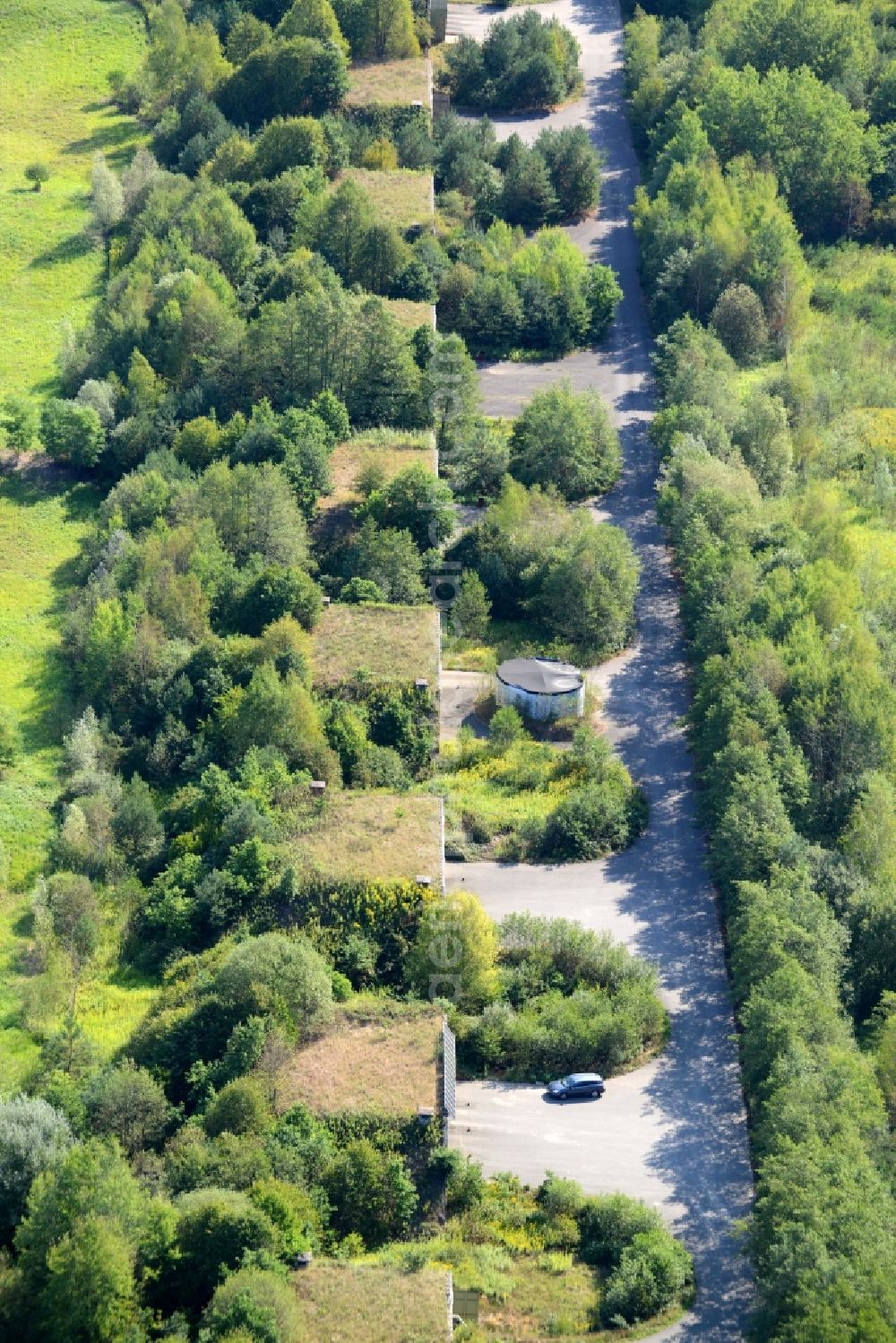 Breitefeld from the bird's eye view: Vacant bunker complex and ammunition depots on the former military training ground the British Armed Forces in Breitefeld in the state Hesse