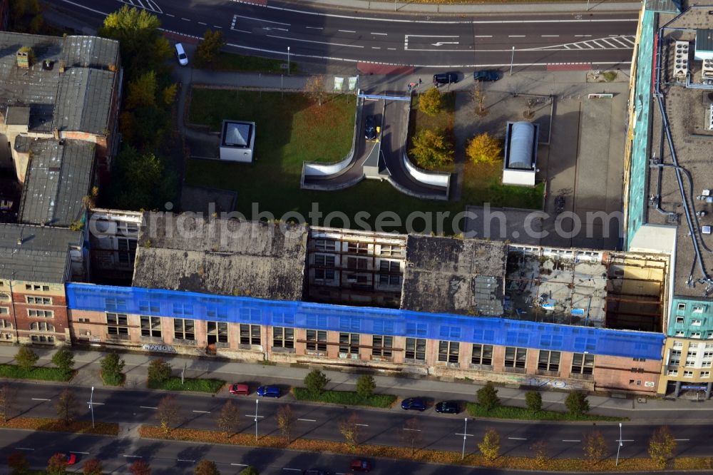 Aerial image Leipzig - View of the abandoned building complex Bugra Messehaus at Gerichtsweg in Leipzig in Saxony. The building was the venue of the book trade and graphics fair in 1914 and was then used as a convention and exhibition center. The building is currently unused and heavily threatened by decay