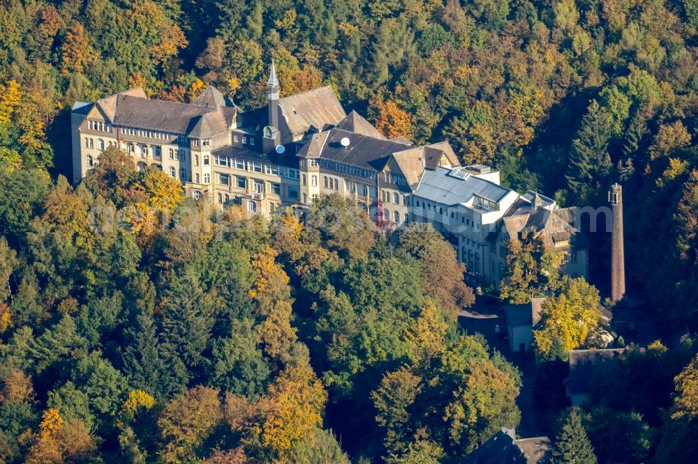 Meschede from the bird's eye view: Formerly Hospital grounds of the Clinic Beringhausen in Meschede in the state North Rhine-Westphalia