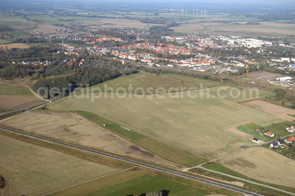 Pitzwalk from the bird's eye view: Blick auf die Ortsumgehung Bundesstrasse 189 Pritzwalk. Projektsteuerung: Schüßler-Plan Ingenieurgesellschaft für Bau- und Verkehrswegeplanung mbH.