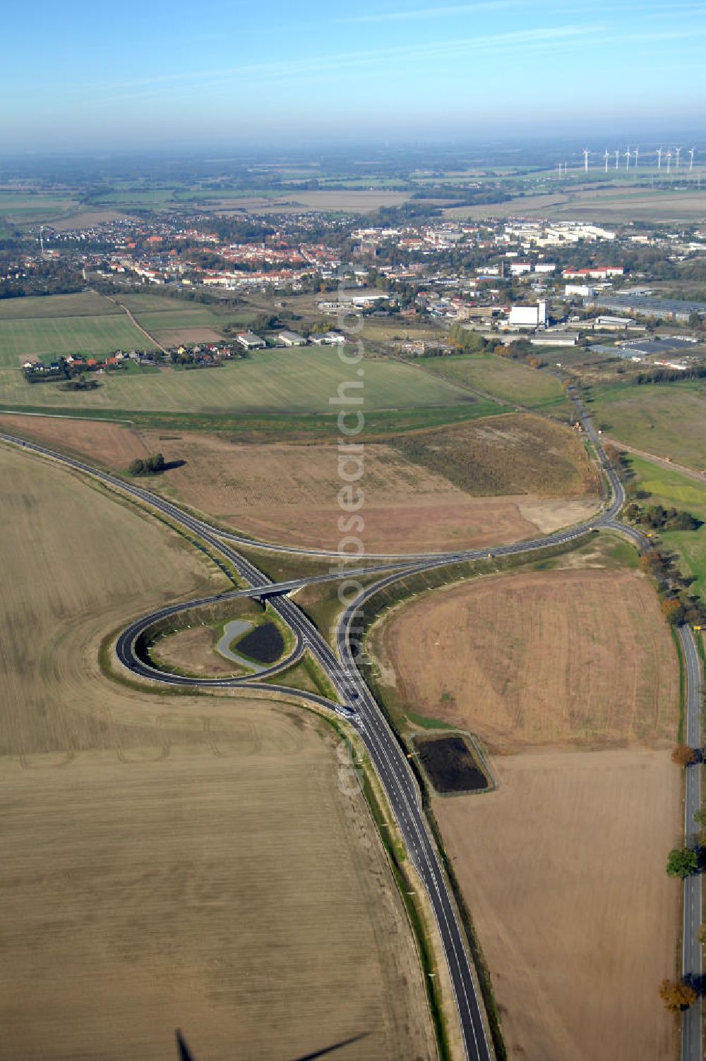 Pitzwalk from the bird's eye view: Blick auf die Ortsumgehung Bundesstrasse 189 Pritzwalk. Projektsteuerung: Schüßler-Plan Ingenieurgesellschaft für Bau- und Verkehrswegeplanung mbH.