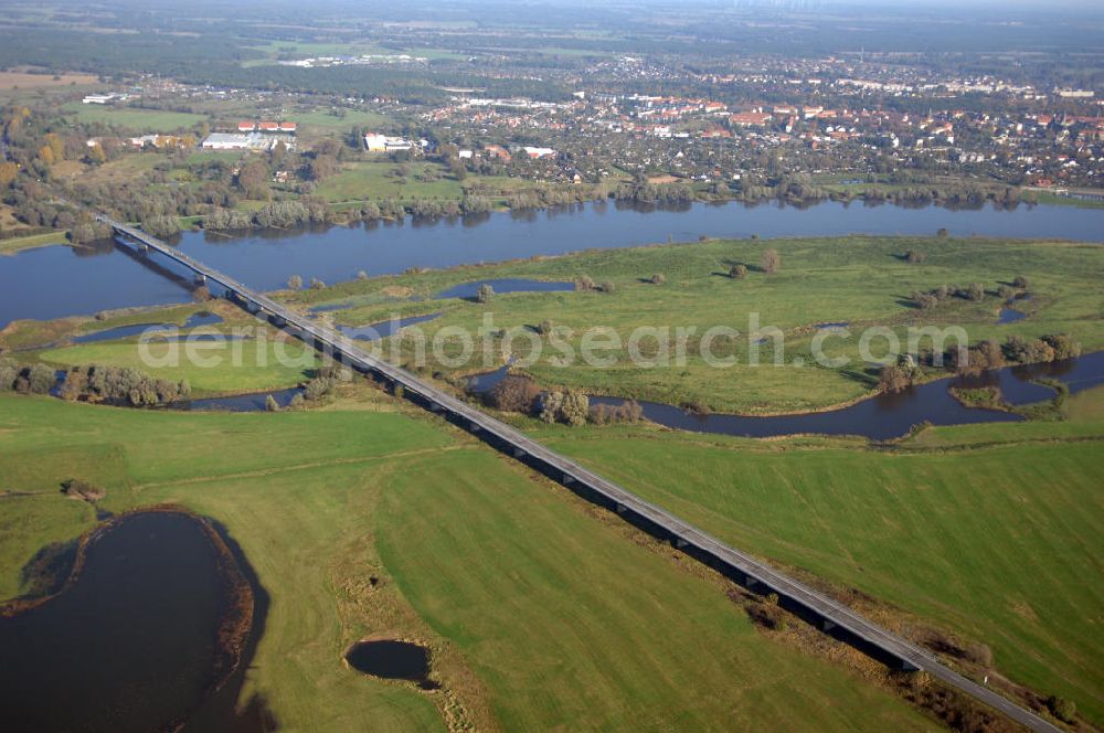 Aerial image Wittenberge - Blick auf die Ortsumgehung Bundesstrasse 189 Elbbrücke Wittenberge. Projektsteuerung: Schüßler-Plan Ingenieurgesellschaft für Bau- und Verkehrswegeplanung mbH.