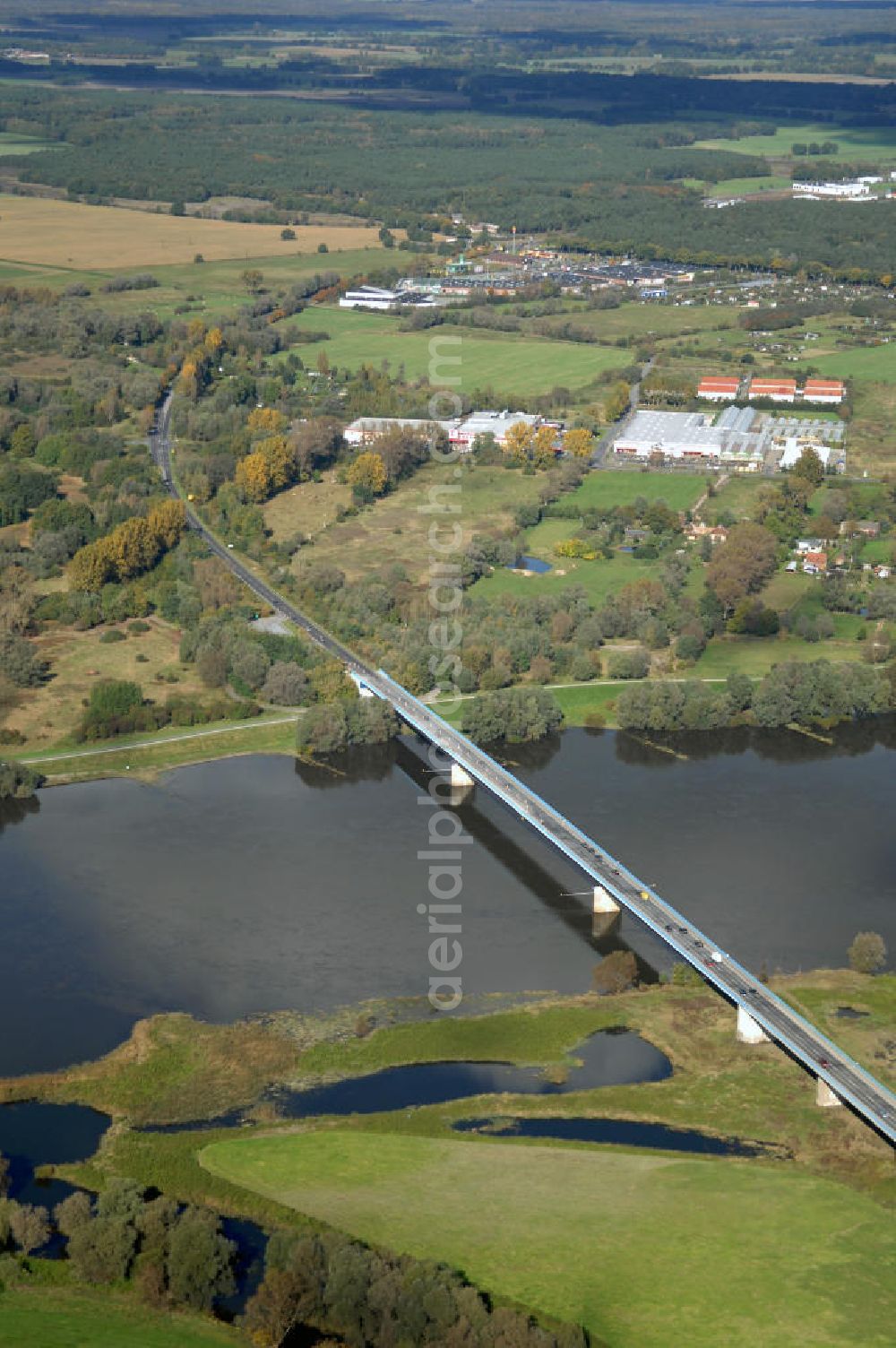 Aerial photograph Wittenberge - Blick auf die Ortsumgehung Bundesstrasse 189 Elbbrücke Wittenberge. Projektsteuerung: Schüßler-Plan Ingenieurgesellschaft für Bau- und Verkehrswegeplanung mbH.