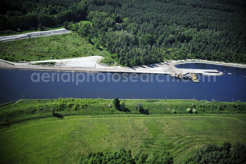 Wusterwitz from the bird's eye view: Blick auf den Verlauf des Elbe-Havel-Kanal im Bereich Wusterwitz von Nord nach Süd gesehen. View of the course of the Elbe-Havel canal at Wusterwitz seen from north to south.