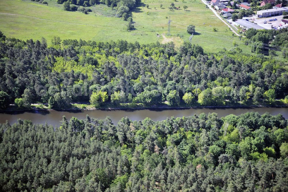 Aerial photograph Wusterwitz - Blick auf den Verlauf des Elbe-Havel-Kanal im Bereich Wusterwitz von Nord nach Süd gesehen. View of the course of the Elbe-Havel canal at Wusterwitz seen from north to south.