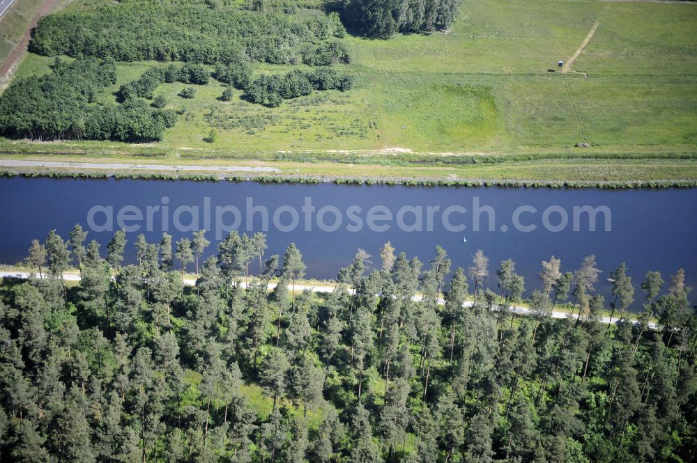 Aerial photograph Wusterwitz - Blick auf den Verlauf des Elbe-Havel-Kanal im Bereich Wusterwitz von Süd nach Nord gesehen. View of the course of the Elbe-Havel canal at Wusterwitz seen from south to north.