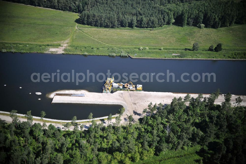 Aerial image Wusterwitz - Blick auf den Verlauf des Elbe-Havel-Kanal im Bereich Wusterwitz von Süd nach Nord gesehen. View of the course of the Elbe-Havel canal at Wusterwitz seen from south to north.