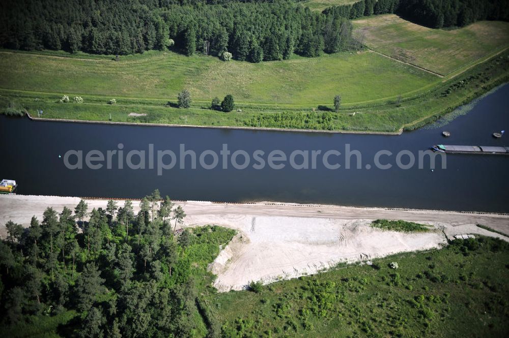 Aerial photograph Wusterwitz - Blick auf den Verlauf des Elbe-Havel-Kanal im Bereich Wusterwitz von Süd nach Nord gesehen. View of the course of the Elbe-Havel canal at Wusterwitz seen from south to north.