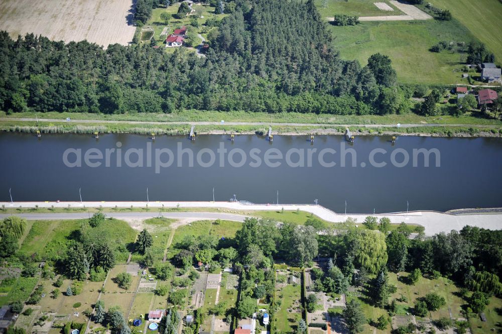 Aerial photograph Wusterwitz - Blick auf den Verlauf des Elbe-Havel-Kanal im Bereich Wusterwitz von Süd nach Nord gesehen. View of the course of the Elbe-Havel canal at Wusterwitz seen from south to north.