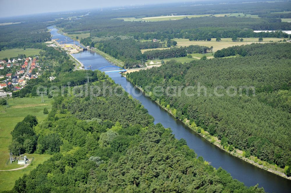 Aerial image Wusterwitz - Blick auf den Verlauf des Elbe-Havel-Kanal im Bereich Wusterwitz von Süd nach Nord gesehen. View of the course of the Elbe-Havel canal at Wusterwitz seen from south to north.