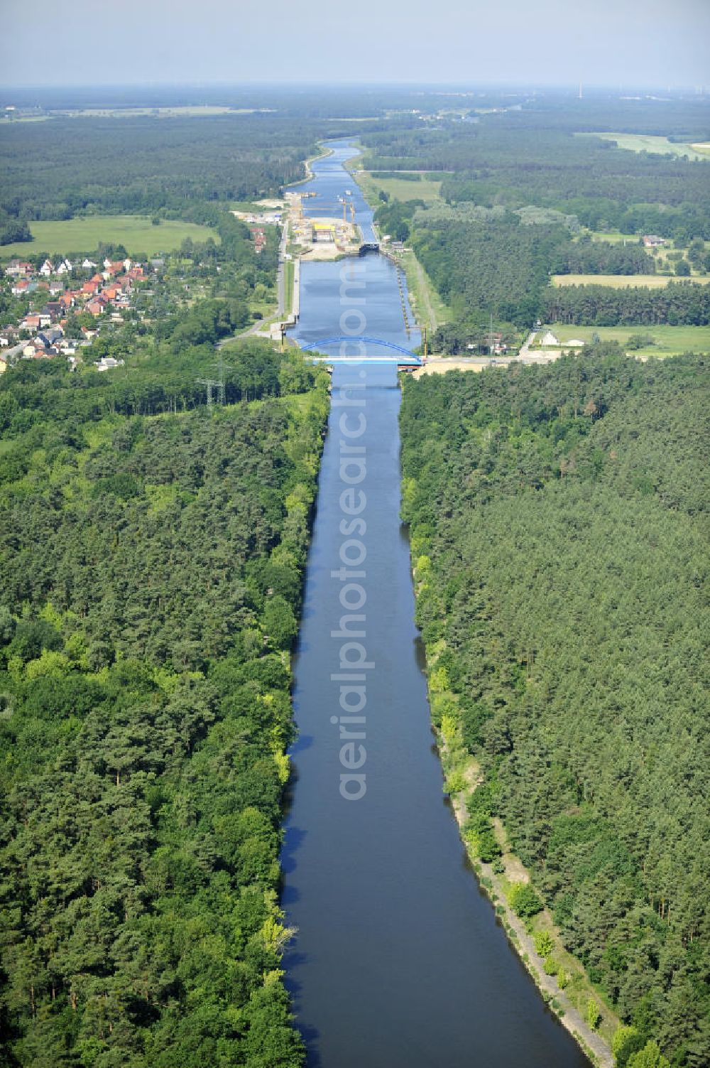 Wusterwitz from the bird's eye view: Blick auf den Verlauf des Elbe-Havel-Kanal im Bereich Wusterwitz von Süd nach Nord gesehen. View of the course of the Elbe-Havel canal at Wusterwitz seen from south to north.