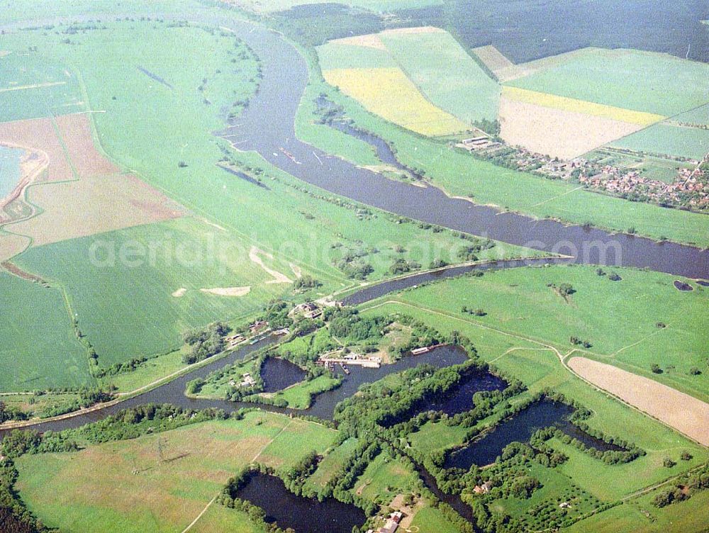 Bergzow from the bird's eye view: Verlauf des Elbe -Havel - Kanals bei Bergzow