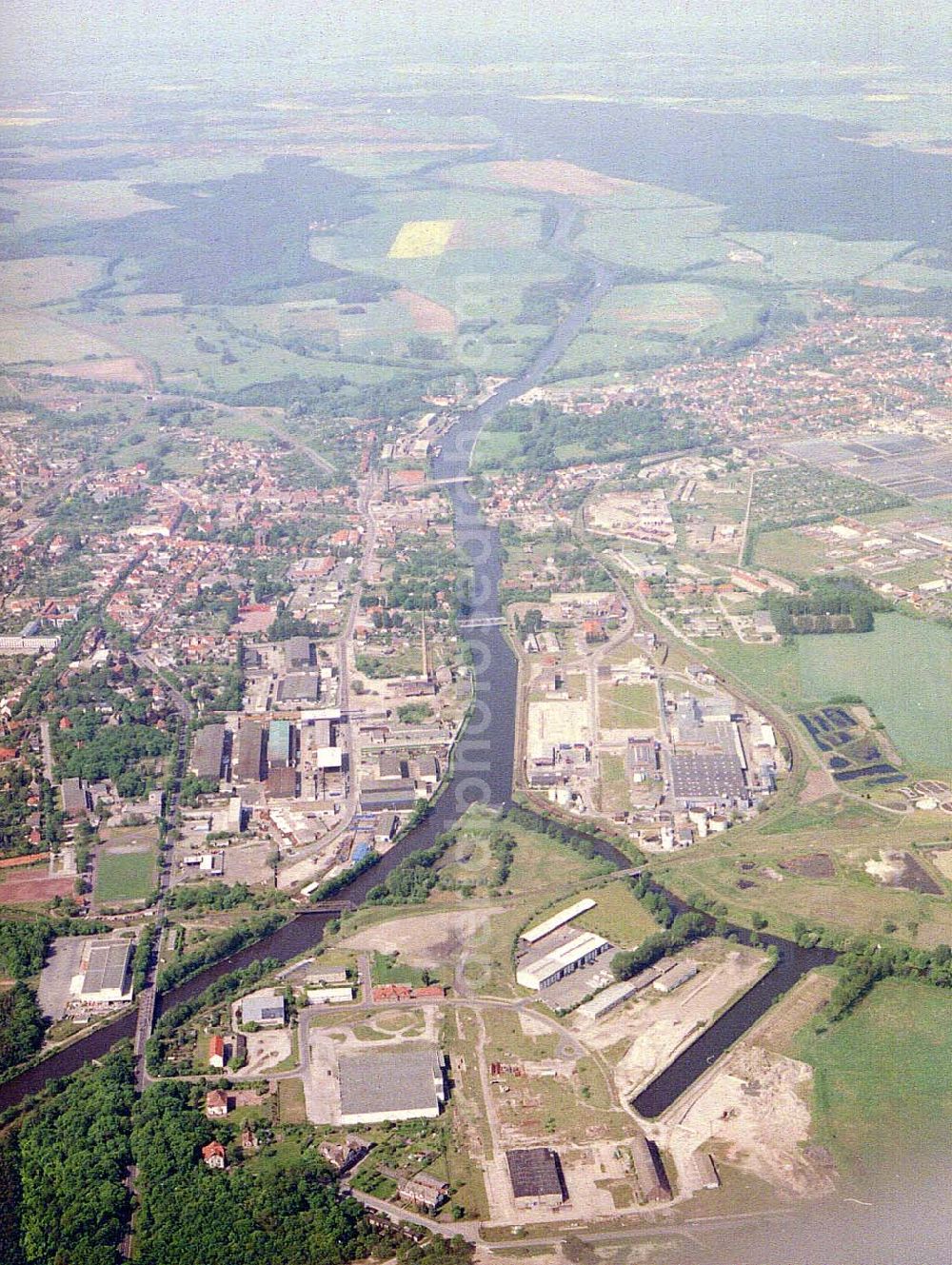 Genthin from above - Verlauf des Elbe -Havel - Kanals bei Genthin.