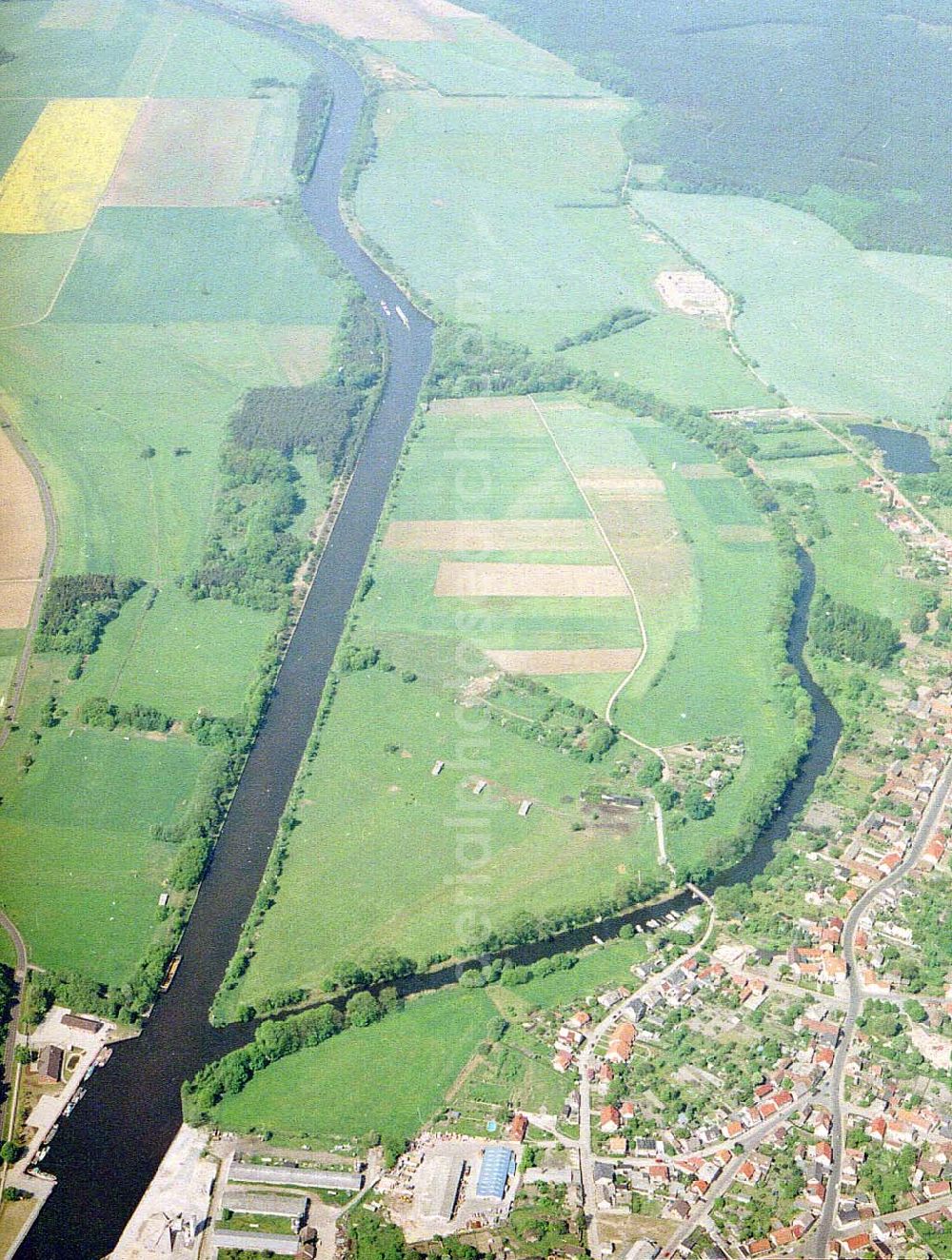 Genthin from above - Verlauf des Elbe -Havel - Kanals bei Genthin.