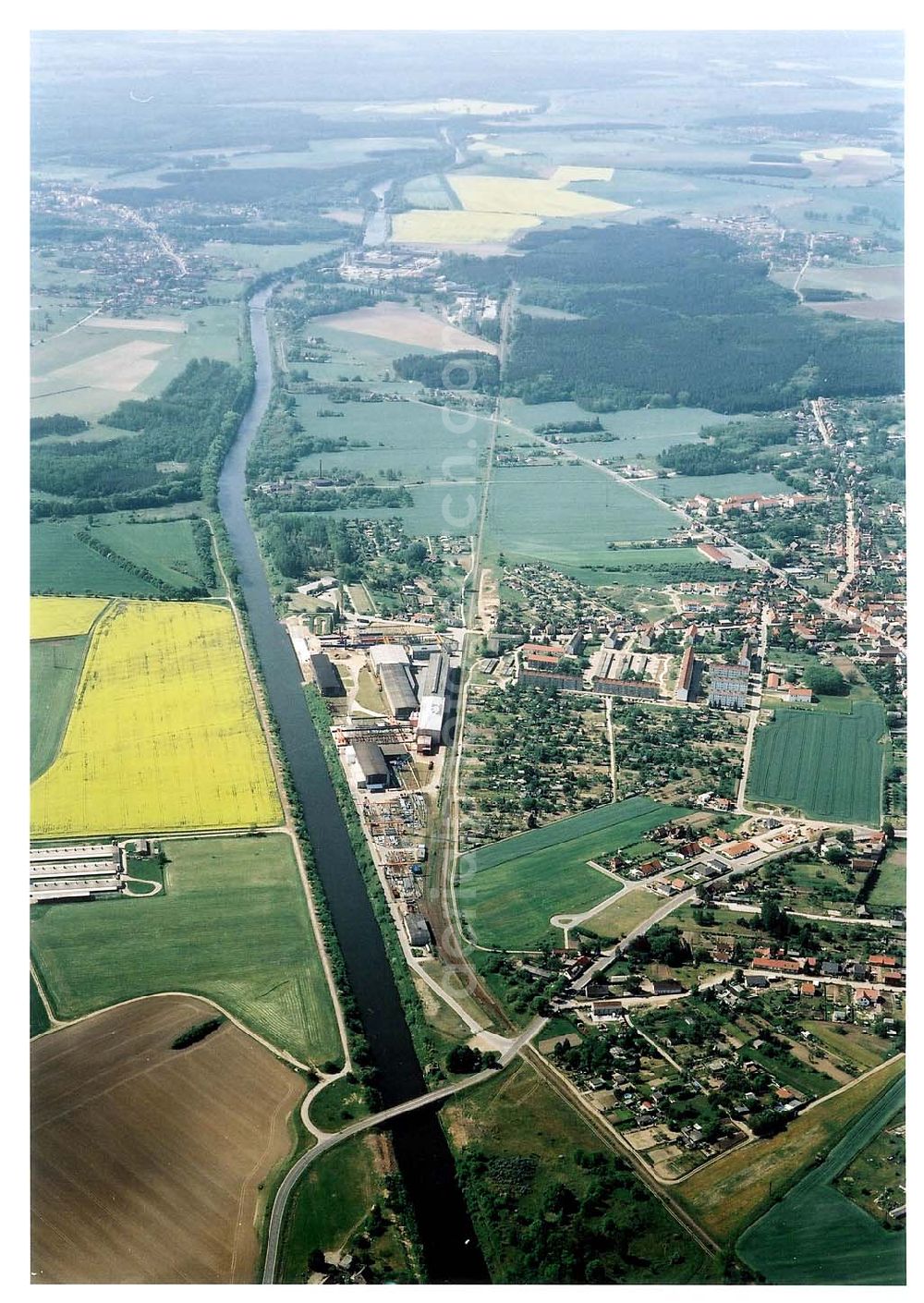 Parey from the bird's eye view: Verlauf des Elbe -Havel - Kanals bei Parey.