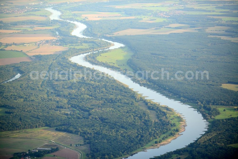 Aken from above - Course of the river Elbe in Aken in the state of Saxony-Anhalt