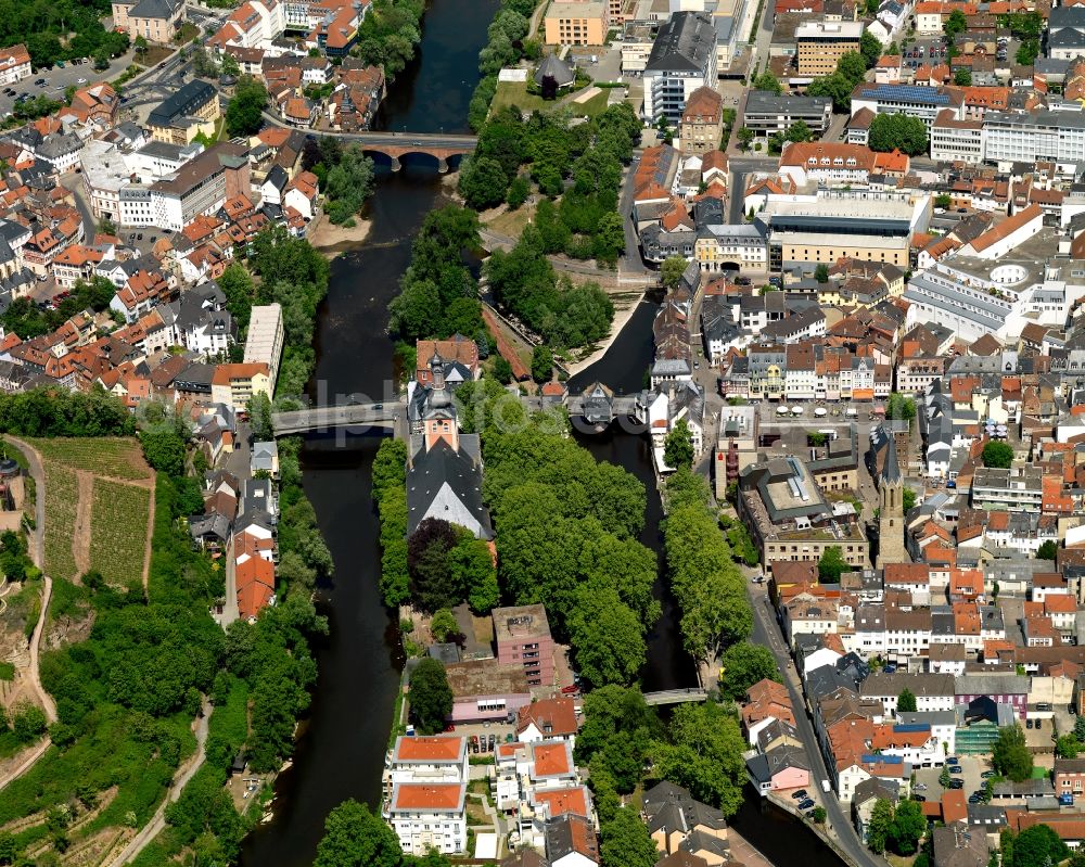 Bad Kreuznach from above - Course of the river Nahe in the West of Bad Kreuznach in the state of Rhineland-Palatinate. Bad Kreuznach is a spa town and county capital and is located on the rivers Nahe and Ellerbach. Apart from historic buildings and parts of the town, there are also several residential areas with multi-family homes and estates. There are several landmarks spread along the river Nahe, especially in the Northwest of the town