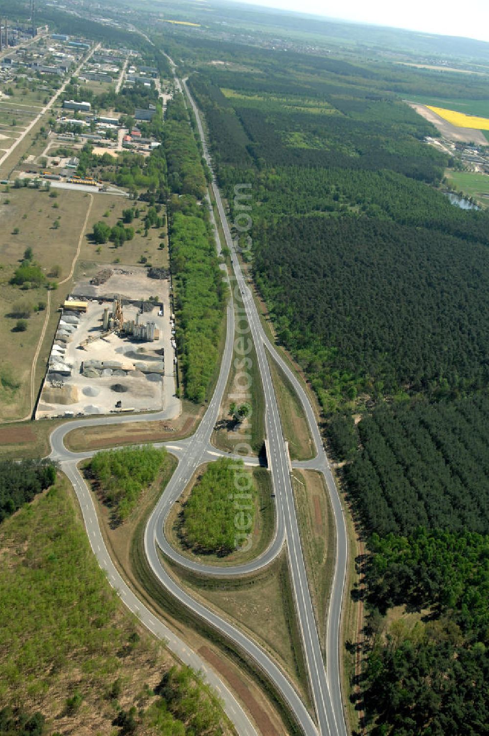 HEINERSDORF from the bird's eye view: Verlauf der Ortsumfahrung der Bundesstrasse B 168 an der Passower Chaussee südwestlich von Schwedt. Landesbetrieb Straßenwesen Brandenburg (