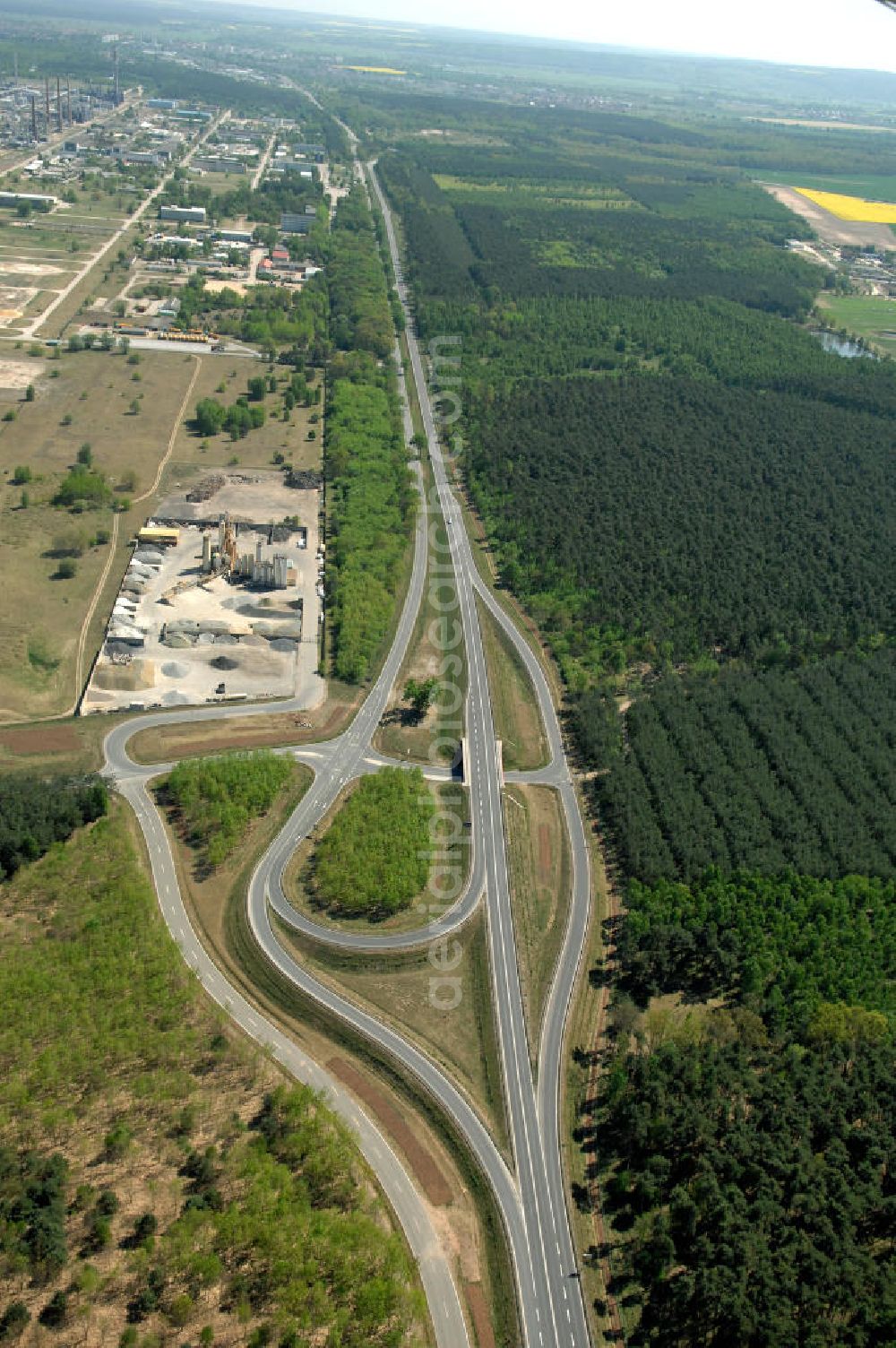 Aerial image HEINERSDORF - Verlauf der Ortsumfahrung der Bundesstrasse B 168 an der Passower Chaussee südwestlich von Schwedt. Landesbetrieb Straßenwesen Brandenburg (