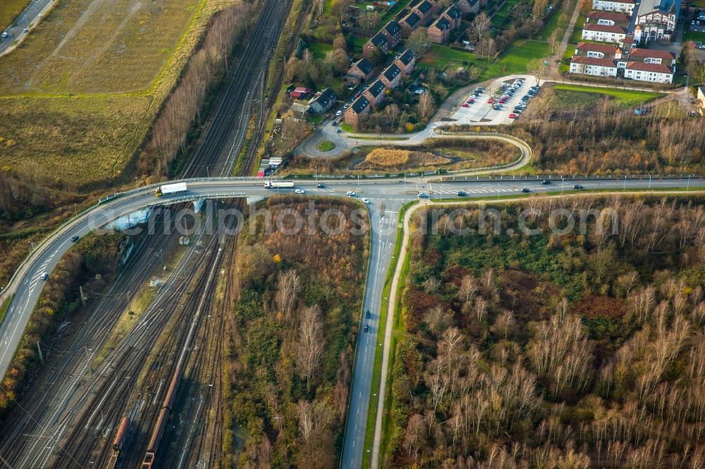 Gelsenkirchen from above - Road over the crossroads Alfred-Zingler-Strasse corner Parallelstrasse in Gelsenkirchen in the state North Rhine-Westphalia