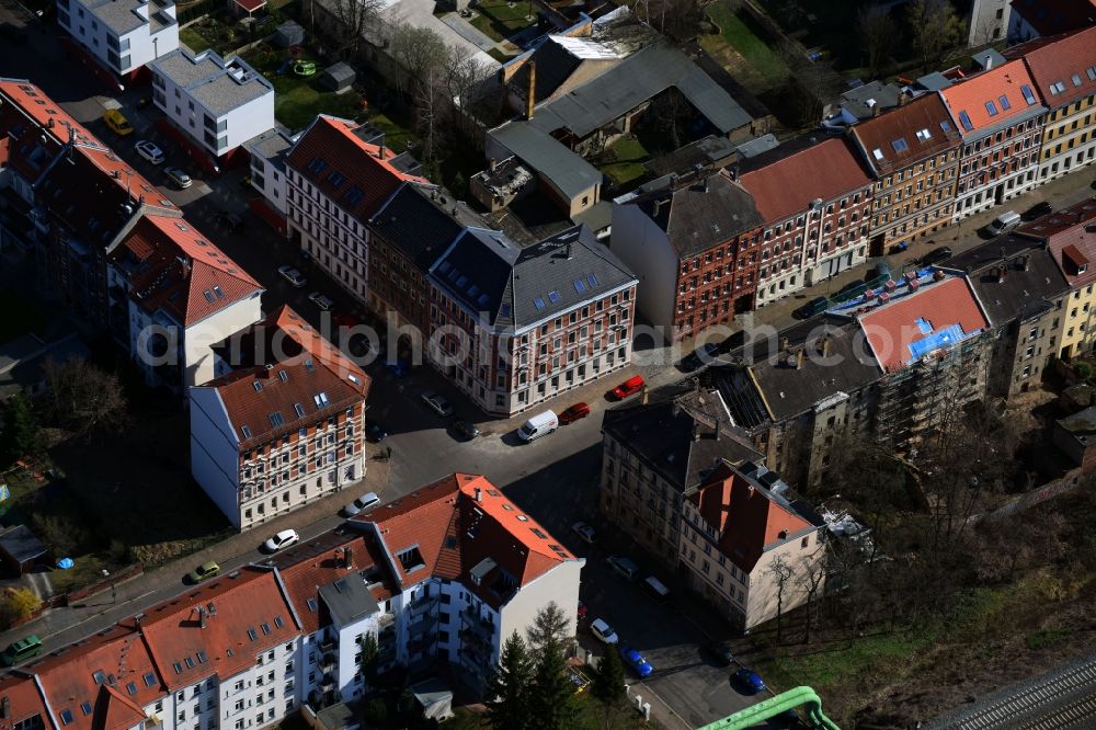 Aerial photograph Leipzig - Road over the crossroads Karl-Haerting-Strasse corner Zweenfurther Strasse in the district Sellerhausen in Leipzig in the state Saxony