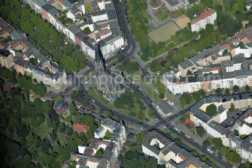 Berlin from the bird's eye view: The Southern Star is a town square with Protestant church at Suedstern the one part of the Berlin Friedrichshain-Kreuzberg, district of Kreuzberg