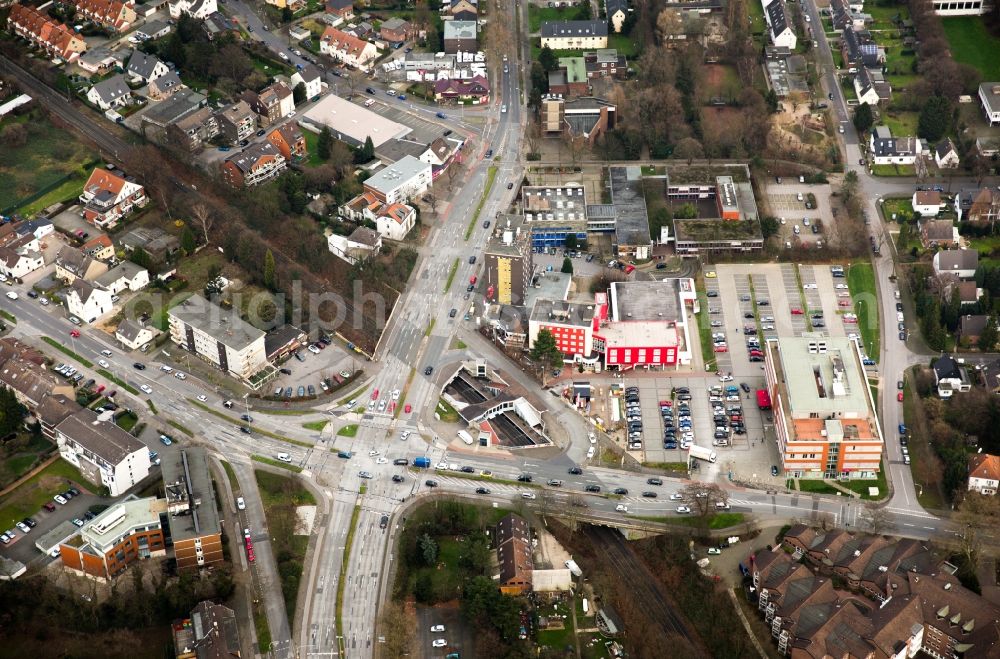 Duisburg from above - Road over the crossroads Sittardsberger Allee, Duesseldorfer Landstrasse in Duisburg in the state North Rhine-Westphalia