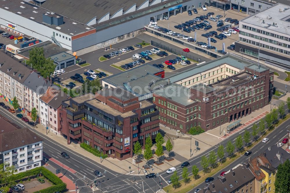 Aerial photograph Bochum - Road over the crossroads Universitaetsstrasse - Oskar-Hoffmann-Strasse in Bochum in the state North Rhine-Westphalia