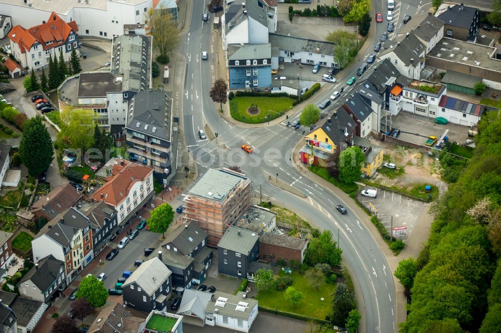 Aerial photograph Ennepetal - Road over the crossroads Voerstrasse - Neustrasse und Friedrichstrasse in Ennepetal in the state North Rhine-Westphalia, Germany