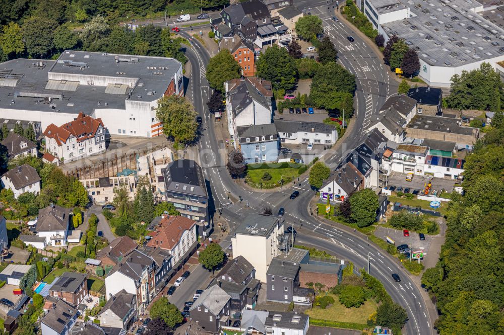 Ennepetal from the bird's eye view: Road over the crossroads Voerstrasse - Neustrasse und Friedrichstrasse in Ennepetal in the state North Rhine-Westphalia, Germany