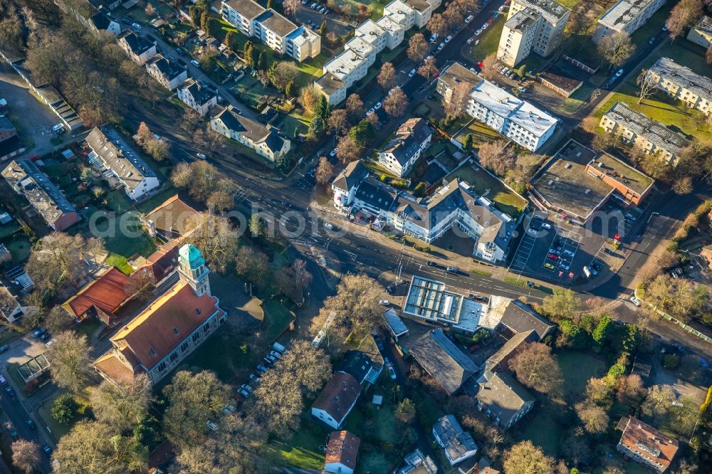 Aerial photograph Bochum - Traffic in the course of the crossroads Wiescher street corner Frauenlob street in Bochum in the federal state North Rhine-Westphalia