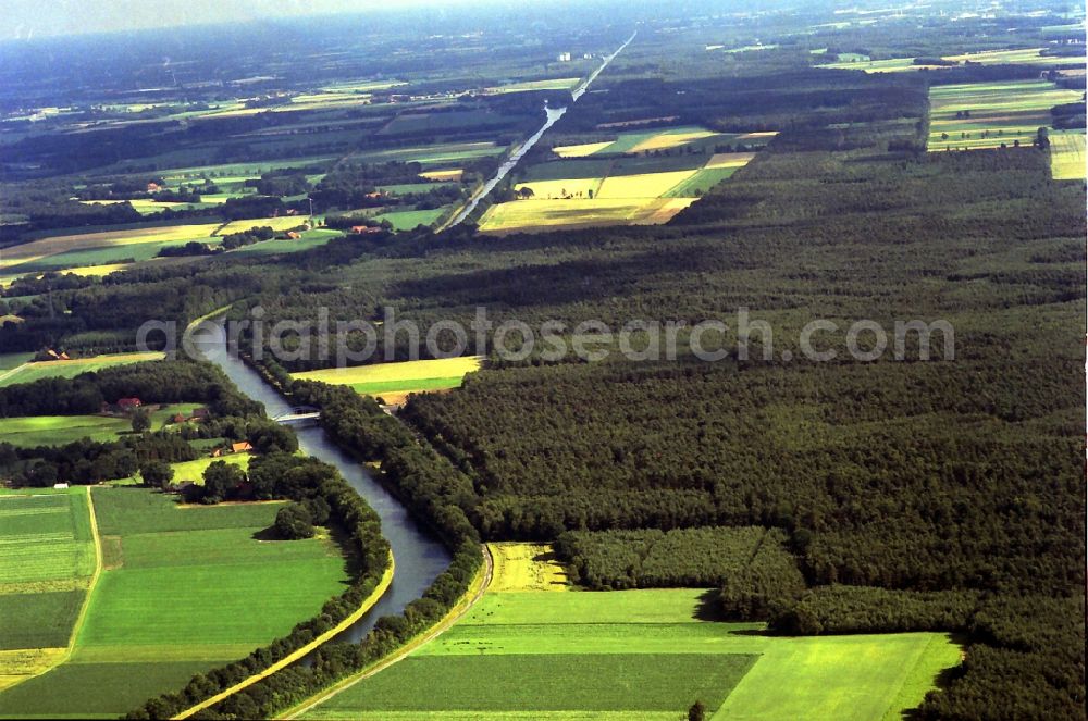 Hesselte from the bird's eye view: Course of the waterway of the river Dortmund-Ems Canal at Hesselte in Lower Saxony