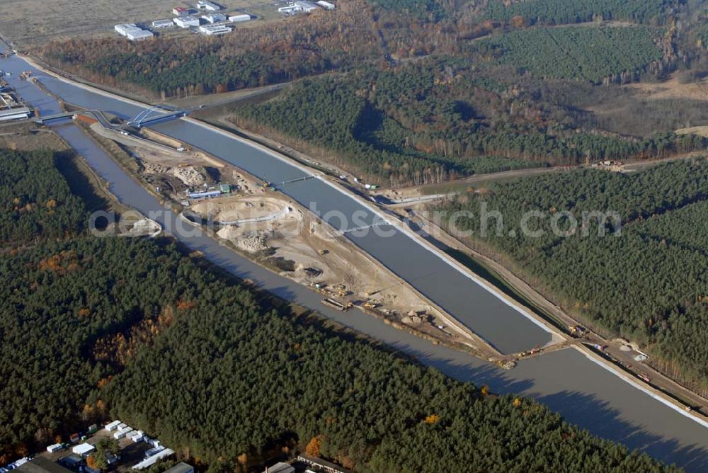 Eberswalde from the bird's eye view: Blick auf die geflutete Umleitung des Oder-Havel-Kanal. Dieser wird gegenwärtig für den Betrieb mit hochseetauglichen Schiffen ausgebaut. Dazu wird nördlich von Eberswalde das Kanalbett umgeleitet, um als Ersatz für die Kanalbrücke einen Tunnel unter dem neuen Kanal zu bauen.