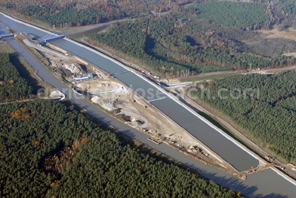 Eberswalde from above - Blick auf die geflutete Umleitung des Oder-Havel-Kanal. Dieser wird gegenwärtig für den Betrieb mit hochseetauglichen Schiffen ausgebaut. Dazu wird nördlich von Eberswalde das Kanalbett umgeleitet, um als Ersatz für die Kanalbrücke einen Tunnel unter dem neuen Kanal zu bauen.