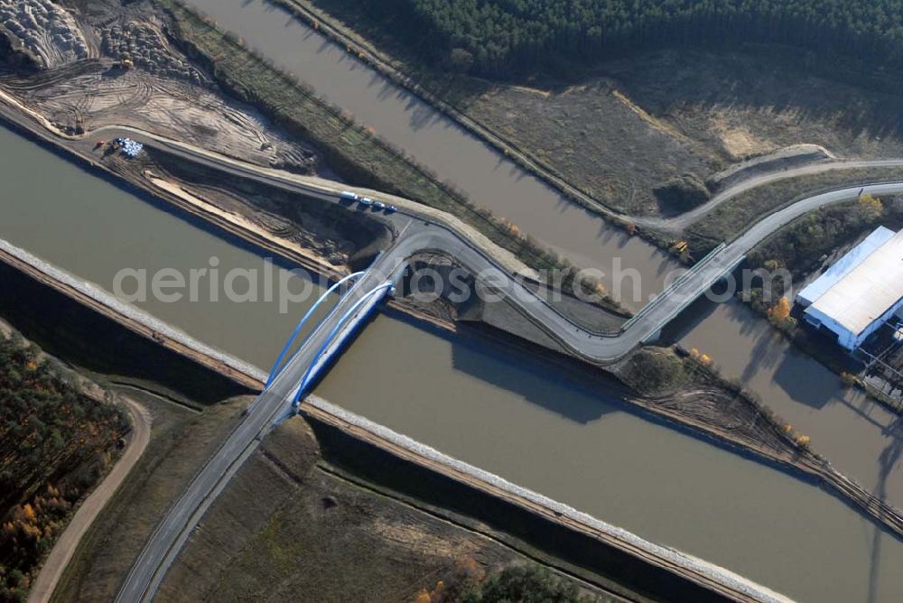 Eberswalde from the bird's eye view: Blick auf die geflutete Umleitung des Oder-Havel-Kanal. Dieser wird gegenwärtig für den Betrieb mit hochseetauglichen Schiffen ausgebaut. Dazu wird nördlich von Eberswalde das Kanalbett umgeleitet, um als Ersatz für die Kanalbrücke einen Tunnel unter dem neuen Kanal zu bauen.