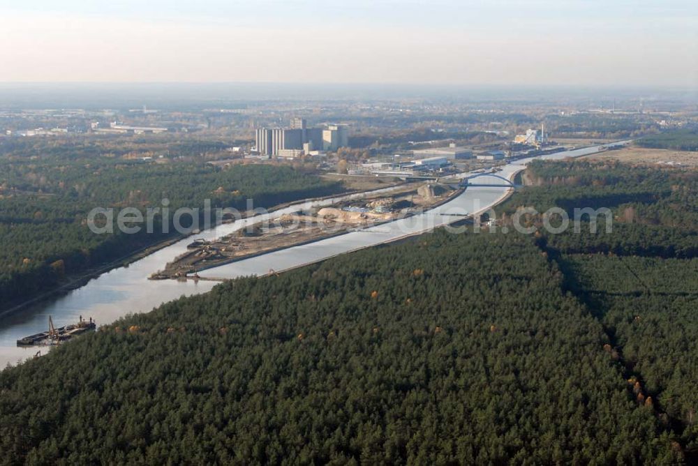 Aerial photograph Eberswalde - Blick auf die geflutete Umleitung des Oder-Havel-Kanal. Dieser wird gegenwärtig für den Betrieb mit hochseetauglichen Schiffen ausgebaut. Dazu wird nördlich von Eberswalde das Kanalbett umgeleitet, um als Ersatz für die Kanalbrücke einen Tunnel unter dem neuen Kanal zu bauen.