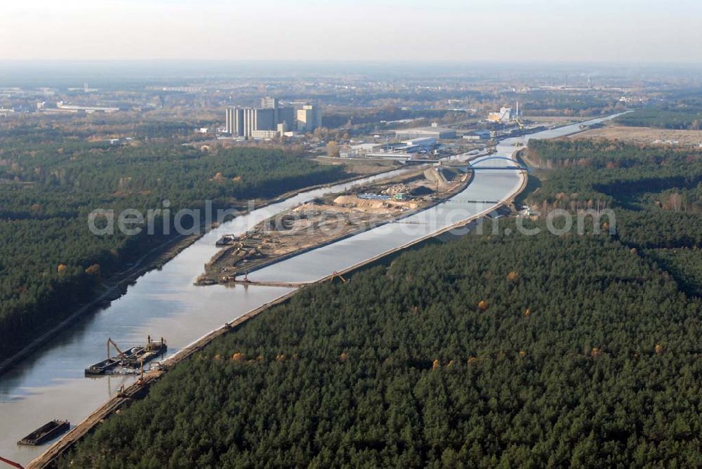 Eberswalde from above - Blick auf die geflutete Umleitung des Oder-Havel-Kanal. Dieser wird gegenwärtig für den Betrieb mit hochseetauglichen Schiffen ausgebaut. Dazu wird nördlich von Eberswalde das Kanalbett umgeleitet, um als Ersatz für die Kanalbrücke einen Tunnel unter dem neuen Kanal zu bauen.